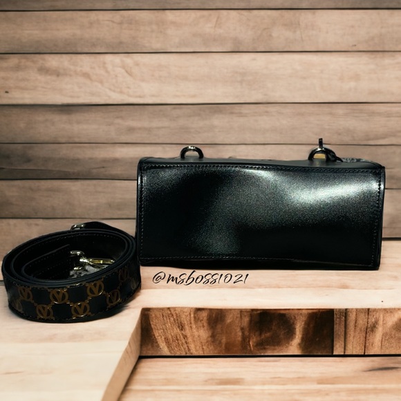 VALENTINO by Mario Valentino Italy Leather Honey Forever Crossbody in Black NWT - Picture 7 of 13